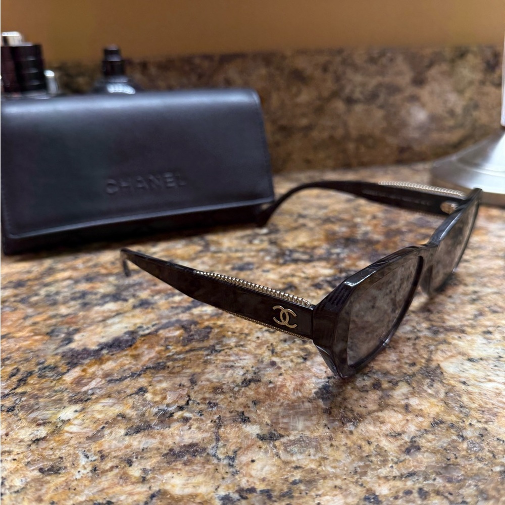 CHANEL sunglasses